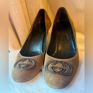 Gucci Brown Suede Leather Shoes Logo Round Toe Heel Womens 38.5 8.5